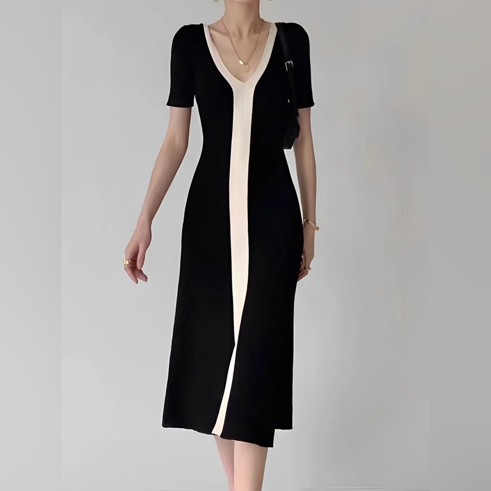 New with tags! Two Tone V-Neck Knit Slit Midi Dress